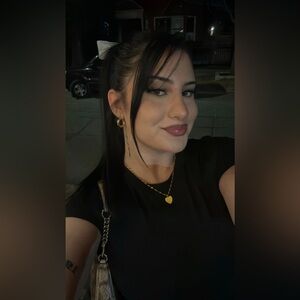 Meet your Posher, Zoe